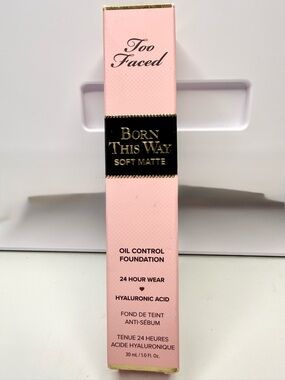 Too Faced Born This Way Soft Matte Oil Control Foundation - Pink Box